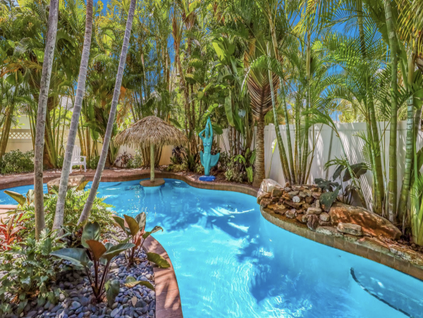 Expansive Beach Home - Casual Luxury - Steps to the Beach